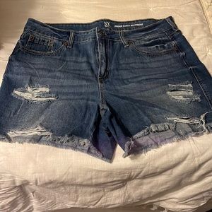 Ny&c dream curvy boyfriend shorts never worn